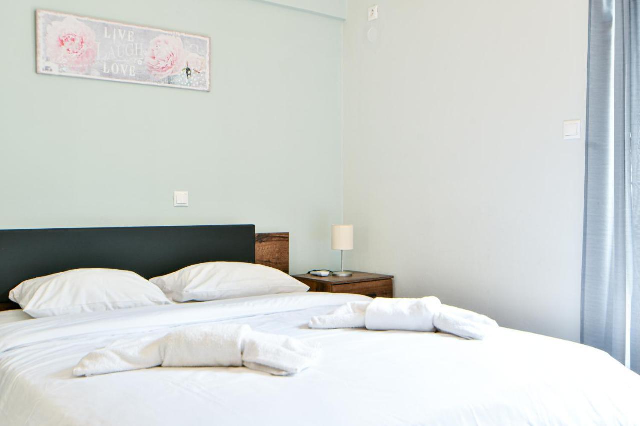 Comfy Home Next To Metro Athena Bagian luar foto