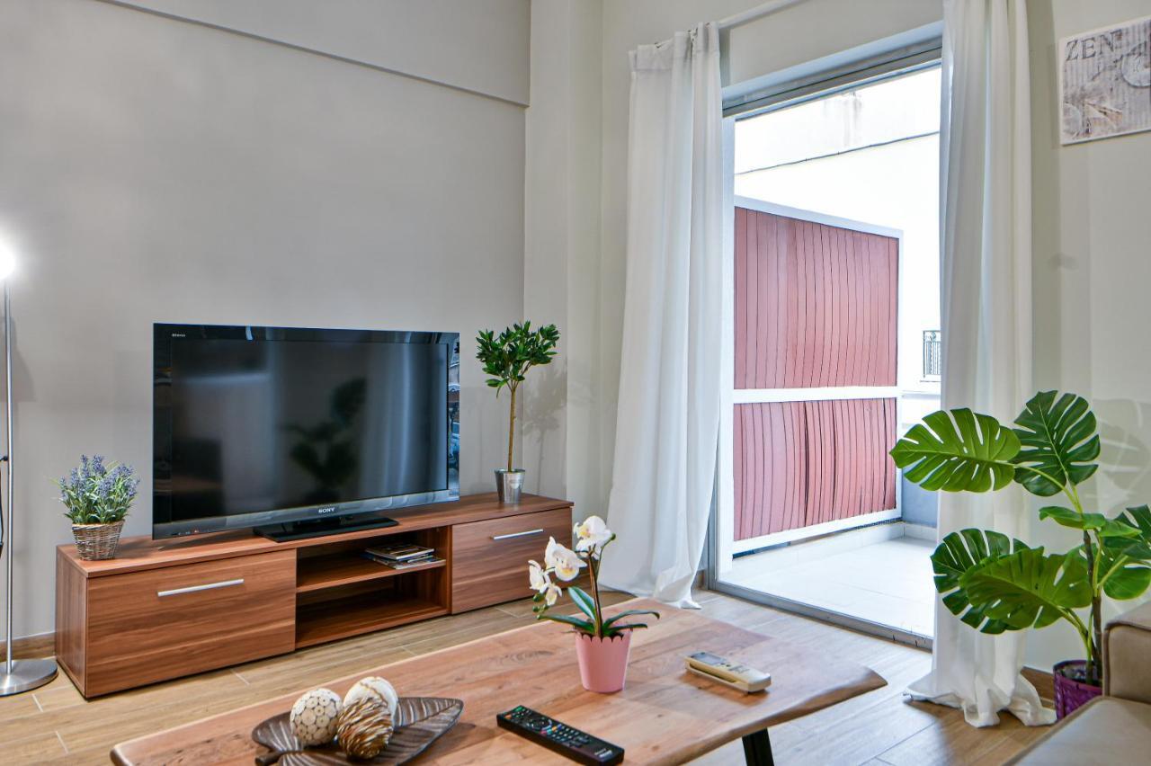 Comfy Home Next To Metro Athena Bagian luar foto